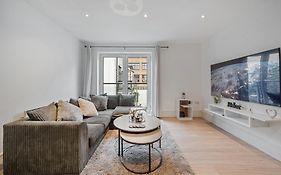 2 Bedroom Apartment In Kings Cross, London, N1